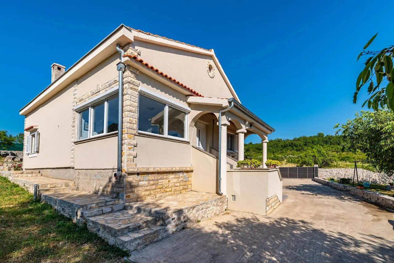 Holiday Home Ante With Beautiful Private Garden Nadin