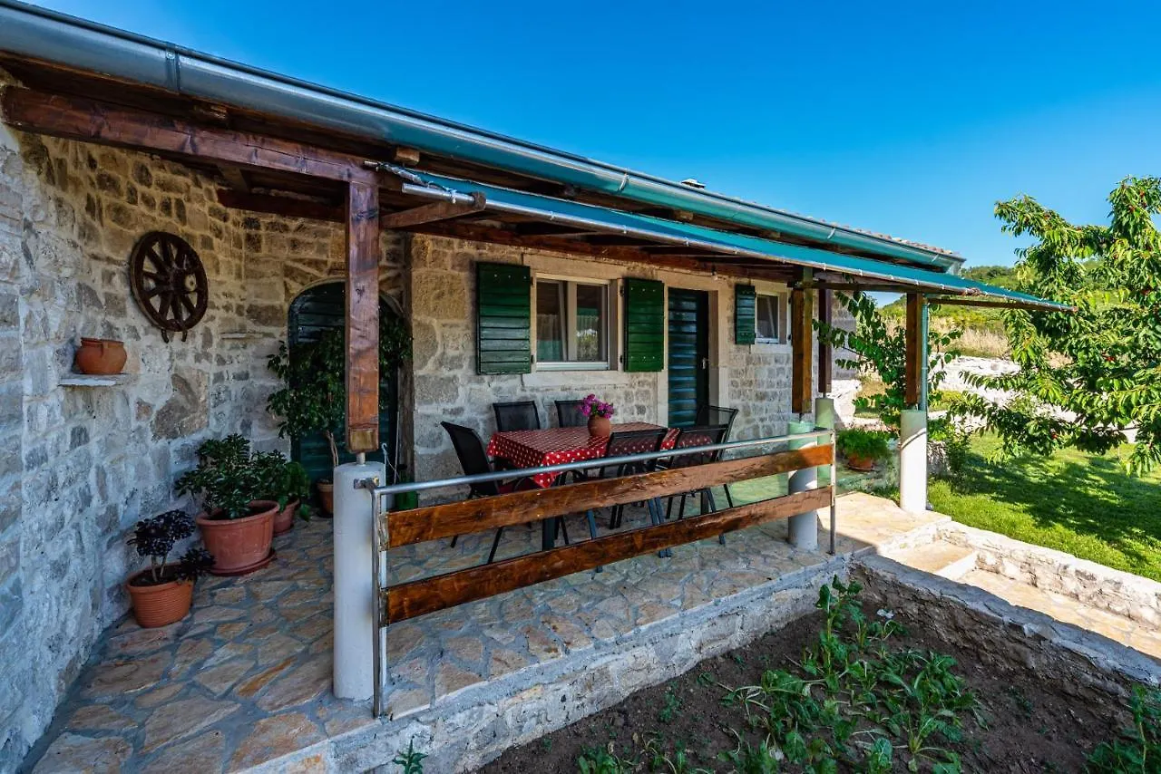 Holiday Home Ante With Beautiful Private Garden Nadin Kroatien